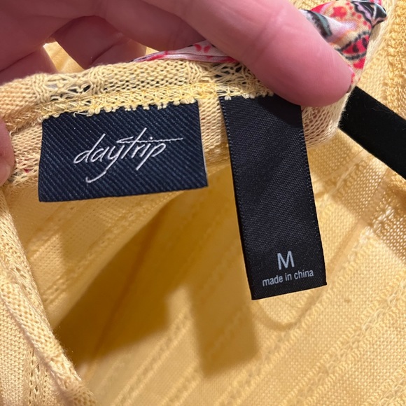 NWOT Daytrip Top Size M - Picture 3 of 3
